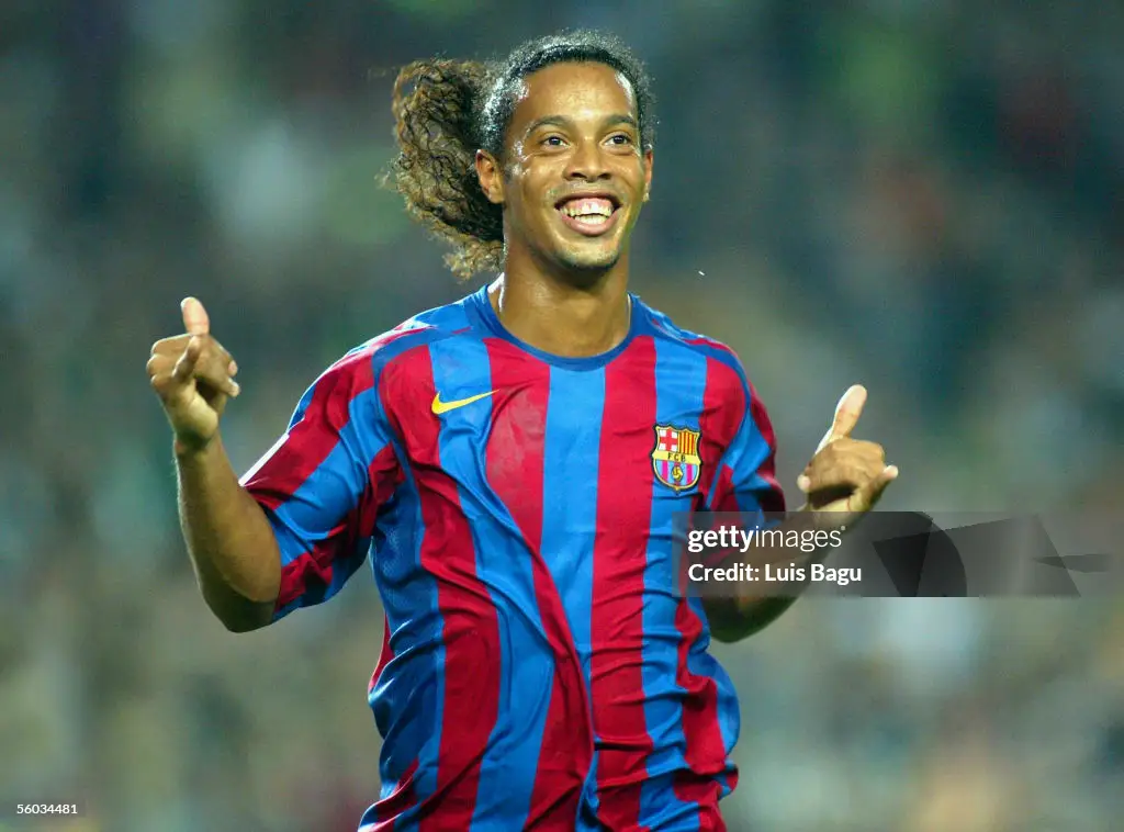 Ronaldinho der fejrer et mål